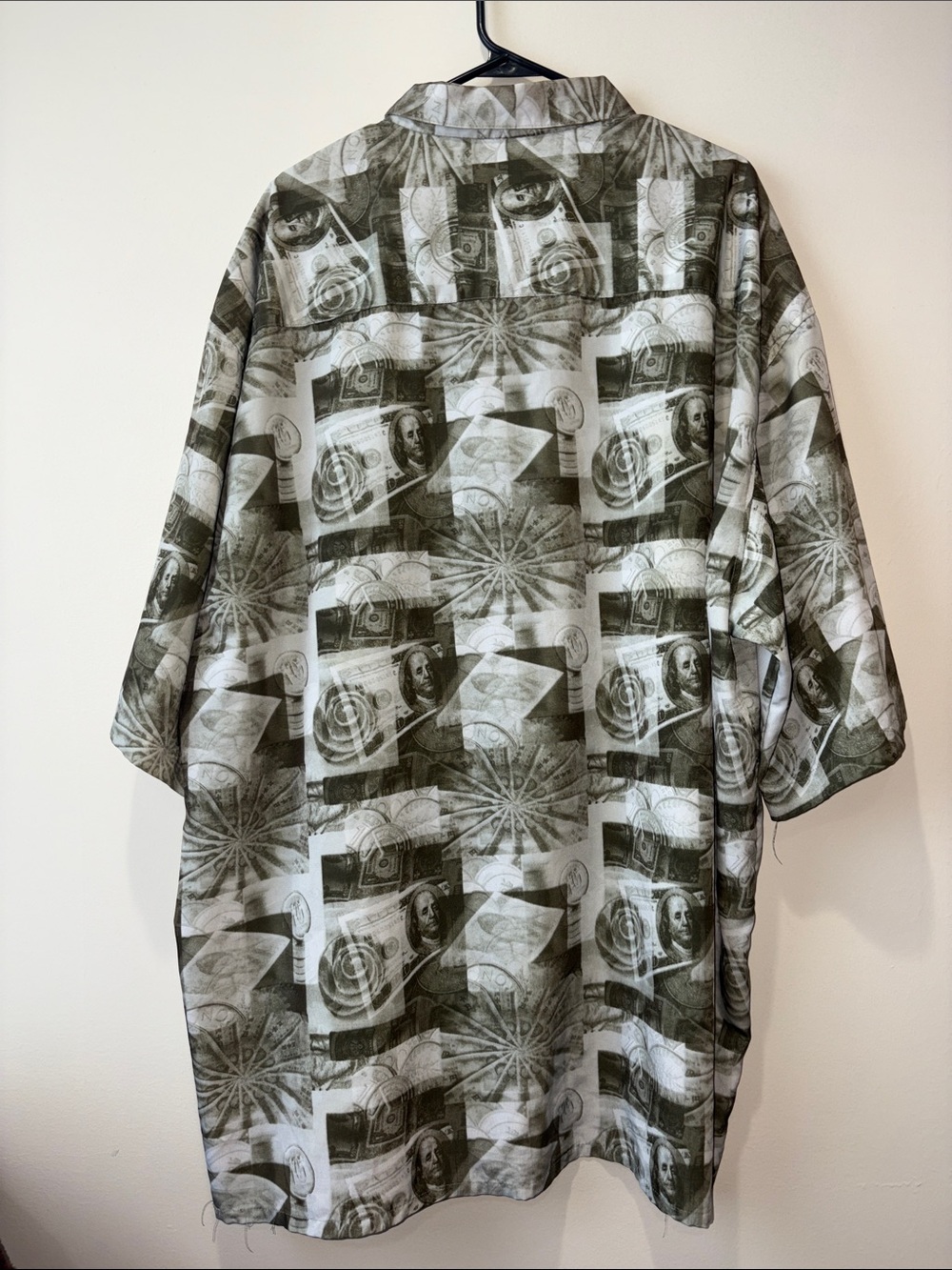 Robert Graham Olive and White Money Print Short Sleeve Shirt - Picture 4 of 4